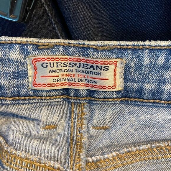 Guess stone washed 1981 skinny cut off shorts - Picture 4 of 7